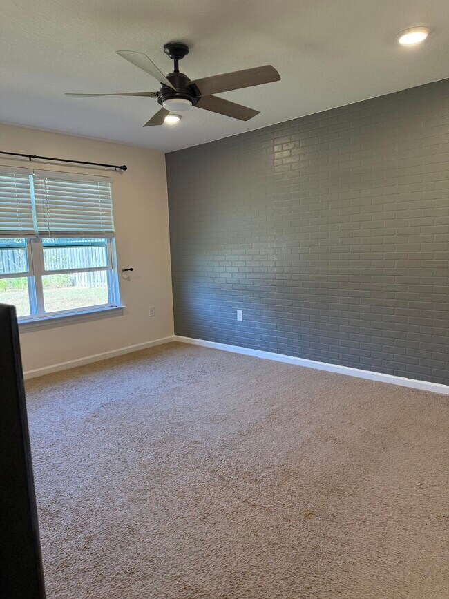 Building Photo - 351 Merlin Ct