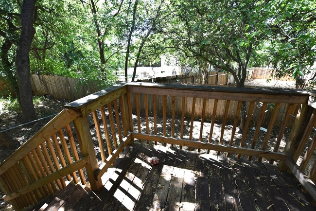 Building Photo - 902-904 Sagewod Trail