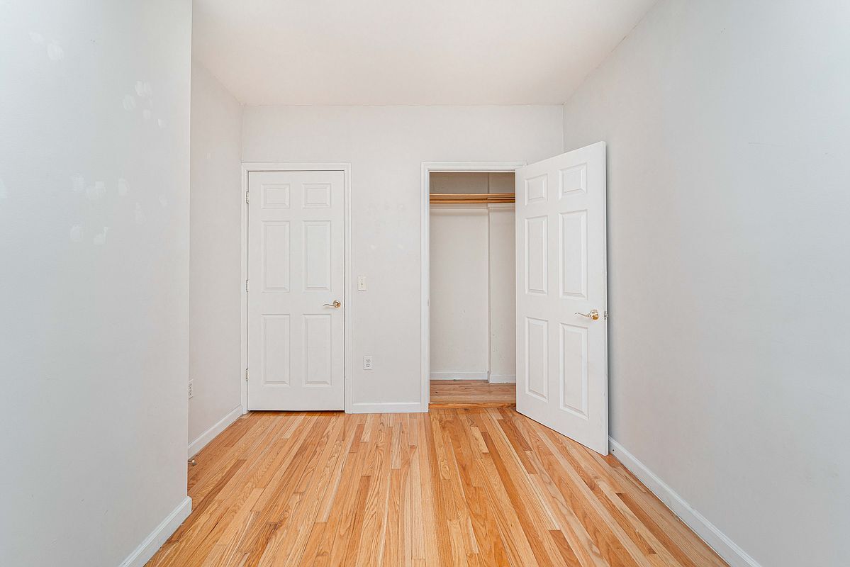 Building Photo - 2122 43rd St