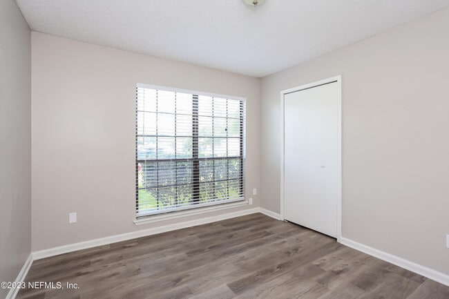 Building Photo - 1441 Kingfisher Ln N