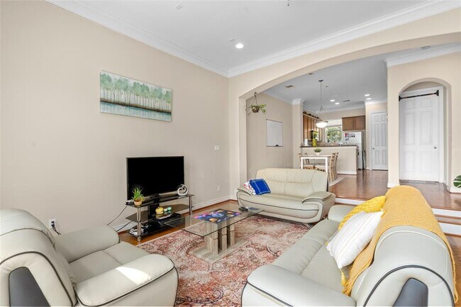 Building Photo - 9008 Bayview Cove Dr