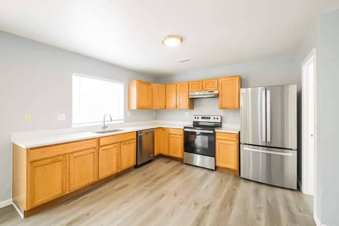 Building Photo - 4804 N Lisbon St