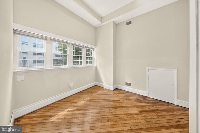 Building Photo - 1213 12th St NW