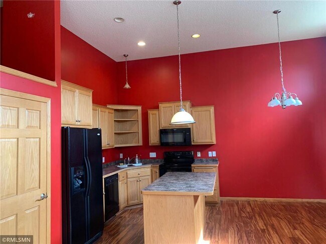 Building Photo - 3125 Legacy Ln