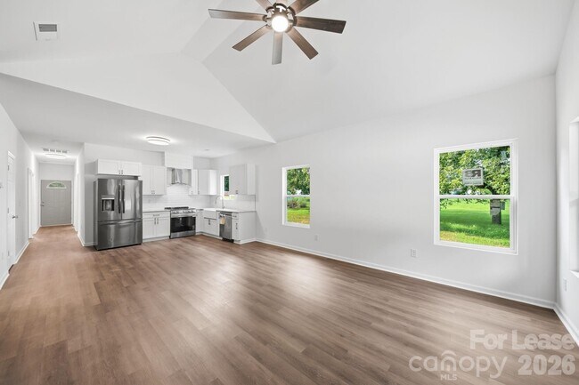 Building Photo - 1533 S Battleground Ave
