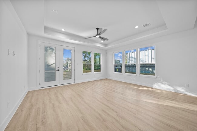 Building Photo - 4323 Rogers St