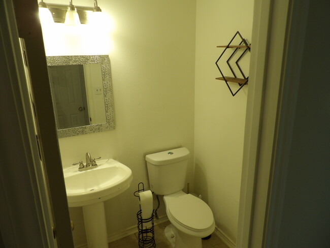 Building Photo - 6610 Beech Trail Dr