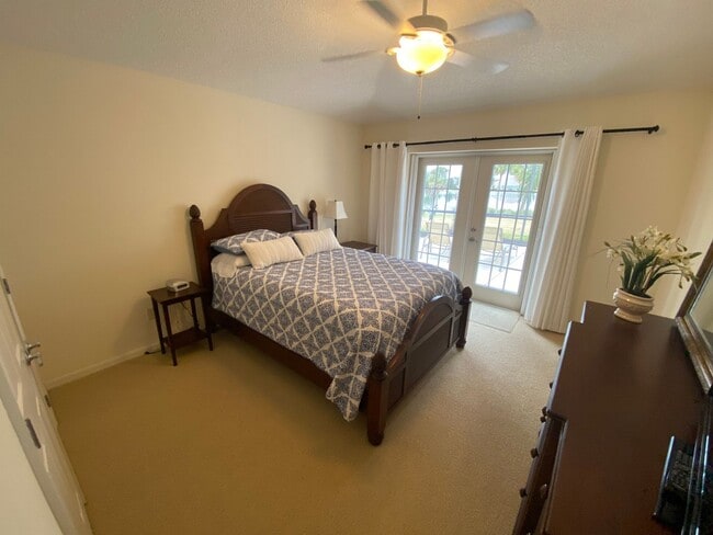 Building Photo - 6 Month or Longer Lease. Large 4 Bed + 4 1/2 Baths Home, w/Views of the Jacaranda Golf Course and...