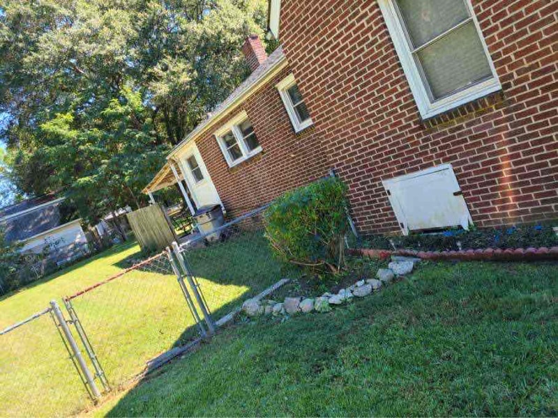 Building Photo - 836 Old Modena St