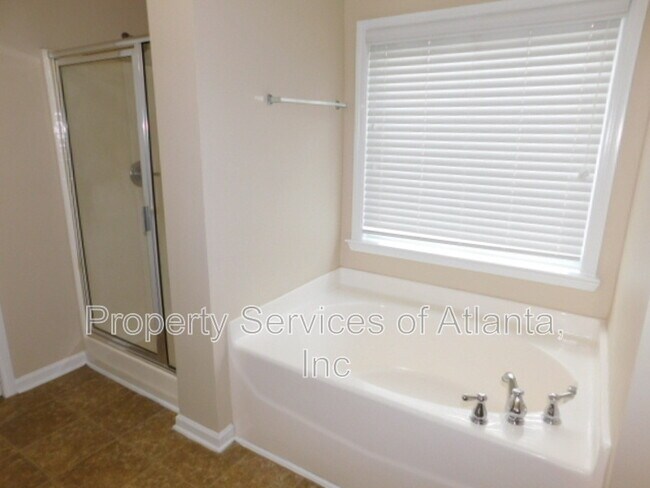 Building Photo - 3543 Aberdeen Way