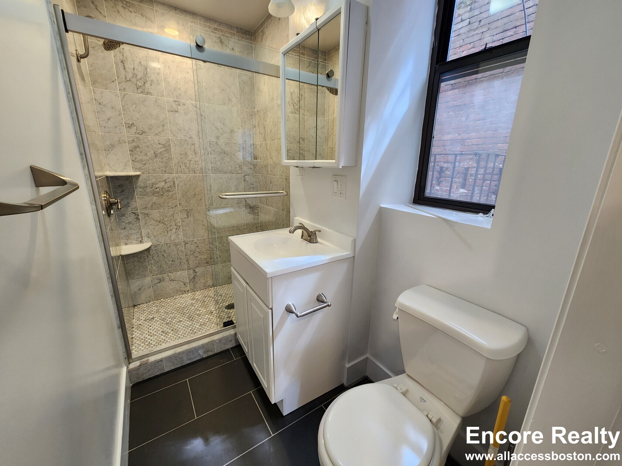 Building Photo - 44 Joy St