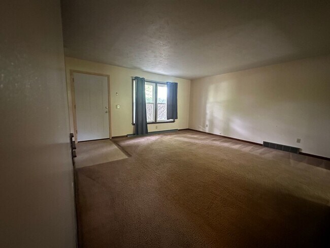 Building Photo - 2BD Duplex Jackson Township - Canton