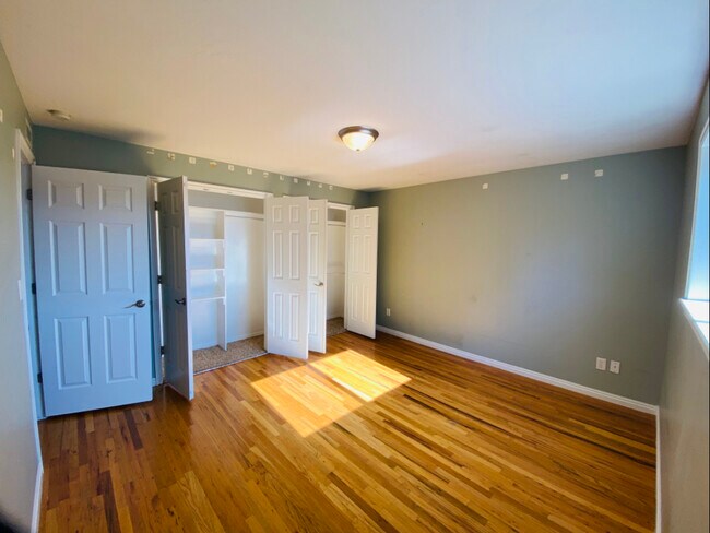 Building Photo - 1257 E 200 S