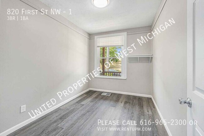 Building Photo - 820 First St NW-1