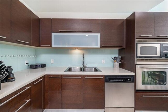 Building Photo - 7928 East Dr