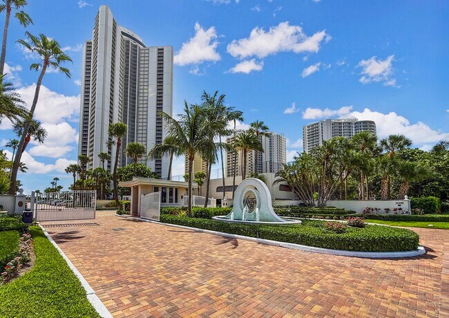 Building Photo - 3000 N Ocean Dr