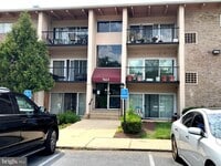 Building Photo - 7613 Fontainebleau Dr