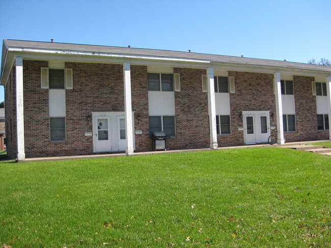 Classic 3-level brick townhomes. Ask about current rent incentives. - 1320 5th St W