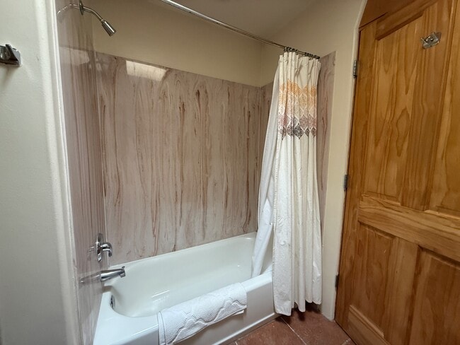 Building Photo - 1139 Harrison Rd