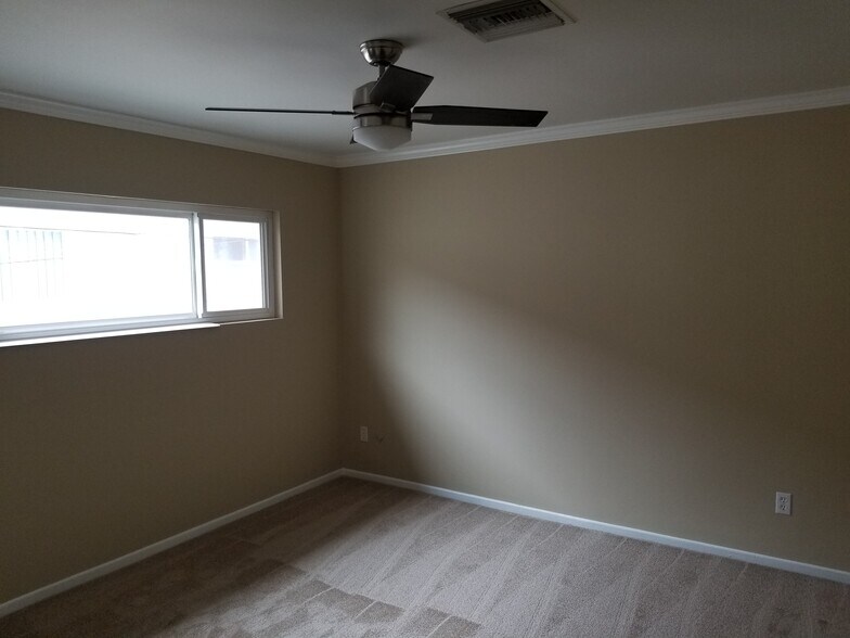 Building Photo - 621 S Shelton St