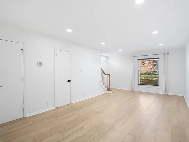 Building Photo - 5025 Hillsboro Pike