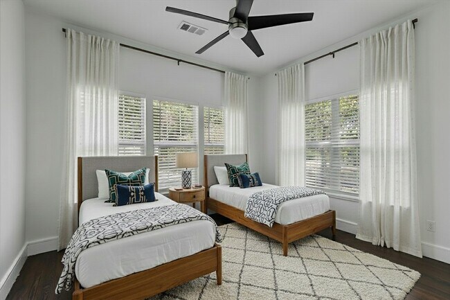 Building Photo - 603 Crockett St