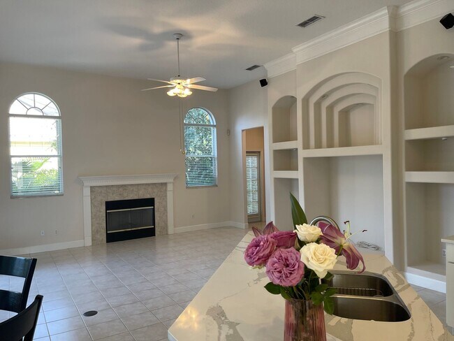Building Photo - 10008 Canopy Tree Ct
