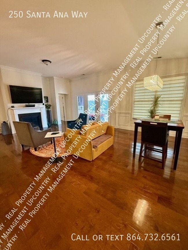 Building Photo - 250 Santa Ana Wy