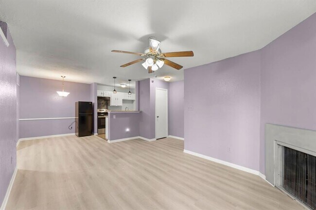 Building Photo - 2121 Hepburn St