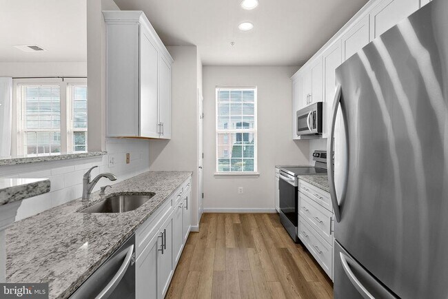 Building Photo - 42470 Pennyroyal Sq