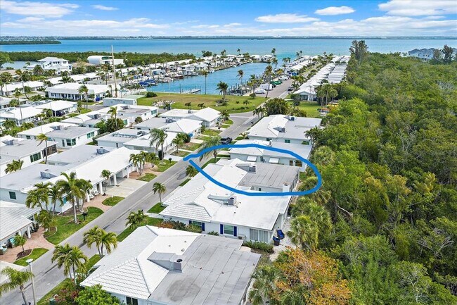 Building Photo - 730 Spanish Dr S