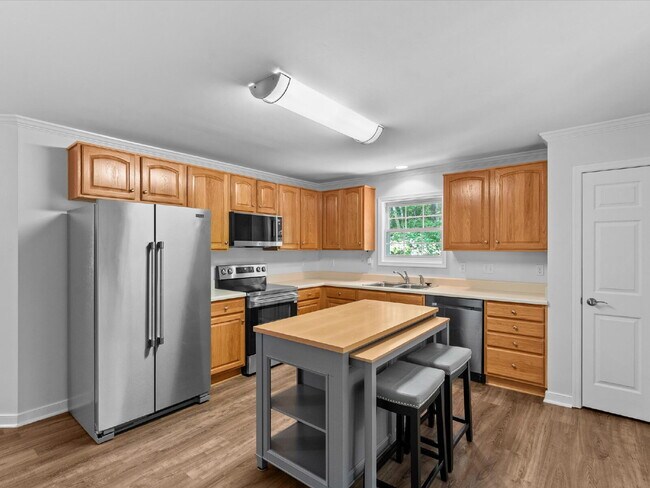 Building Photo - 5701 Hereld Green Dr