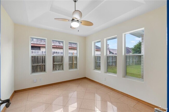 Building Photo - 22 E Beech St