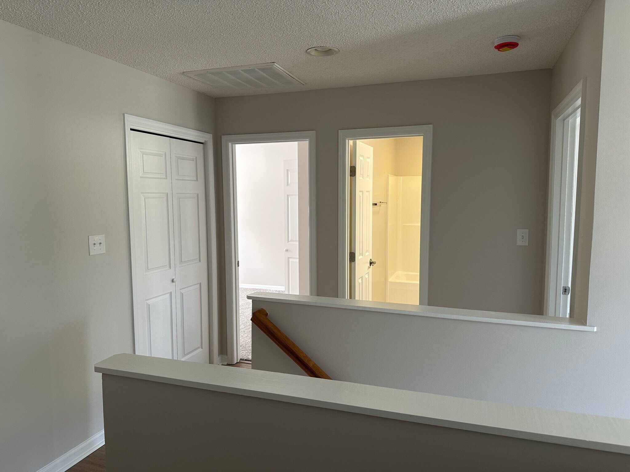 Building Photo - 421 Holly Ln