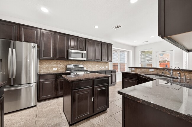 Building Photo - 17415 Sandalisle Ln