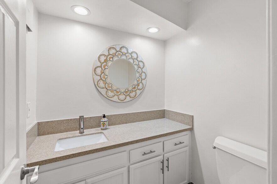 bathroom 2 - 4915 Tyrone Ave