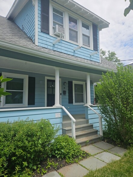 Building Photo - 19 Stratton Pl