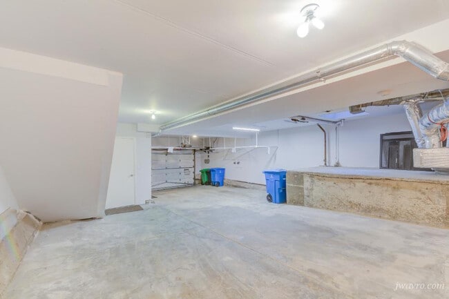 Building Photo - 465 35th Ave