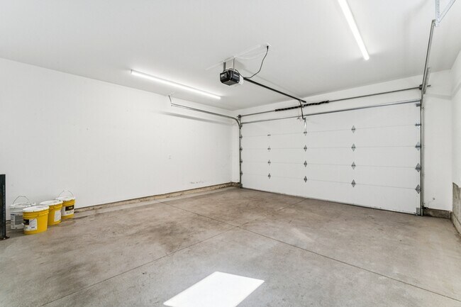 Building Photo - 3243 S Sedgebrook Ln