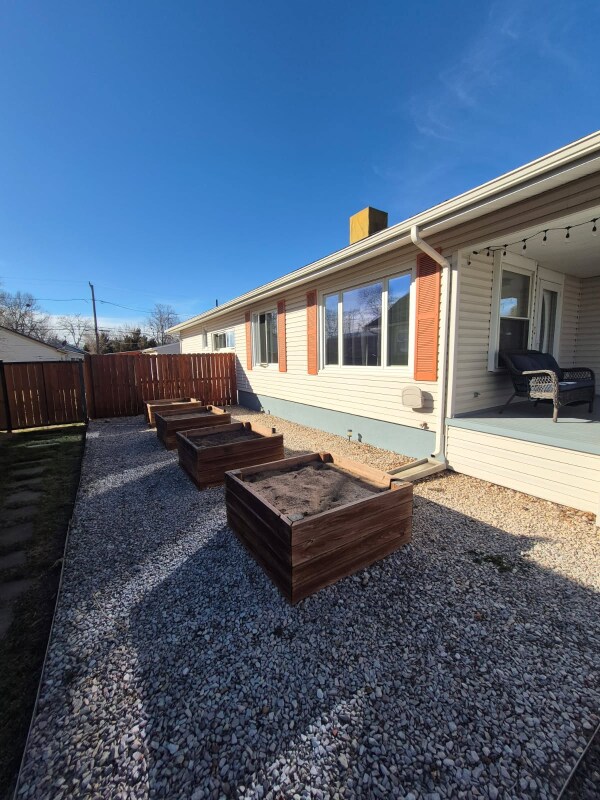 Building Photo - 211 S 6th Ave