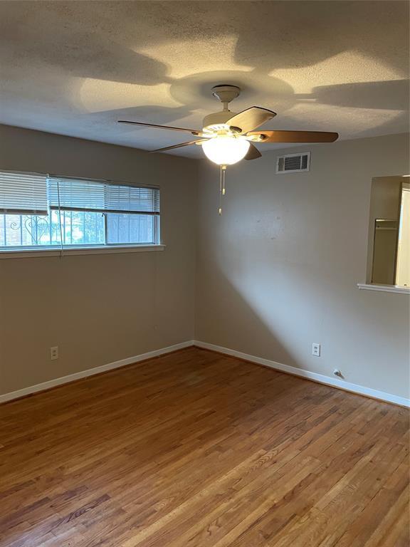 Building Photo - 3727 Woodvalley Dr