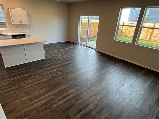 Building Photo - 4831 Parsley Ave NE