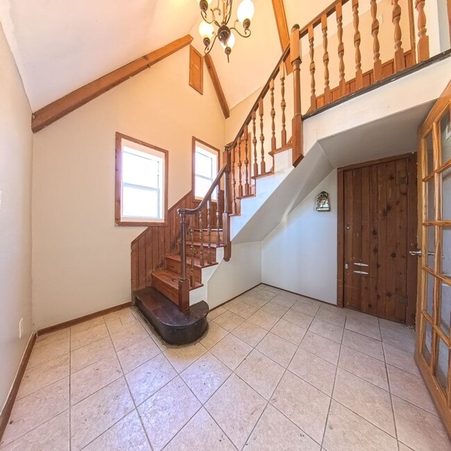 Building Photo - Charming 3 Bedroom 1.5 Bath in Clive