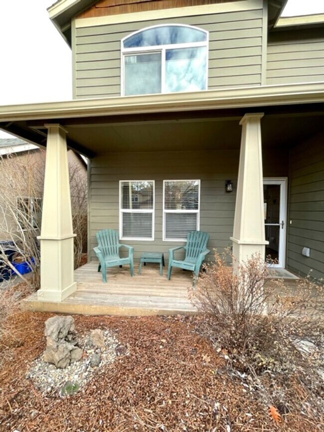 Building Photo - Beautiful 4 bedroom NW Bend Home!