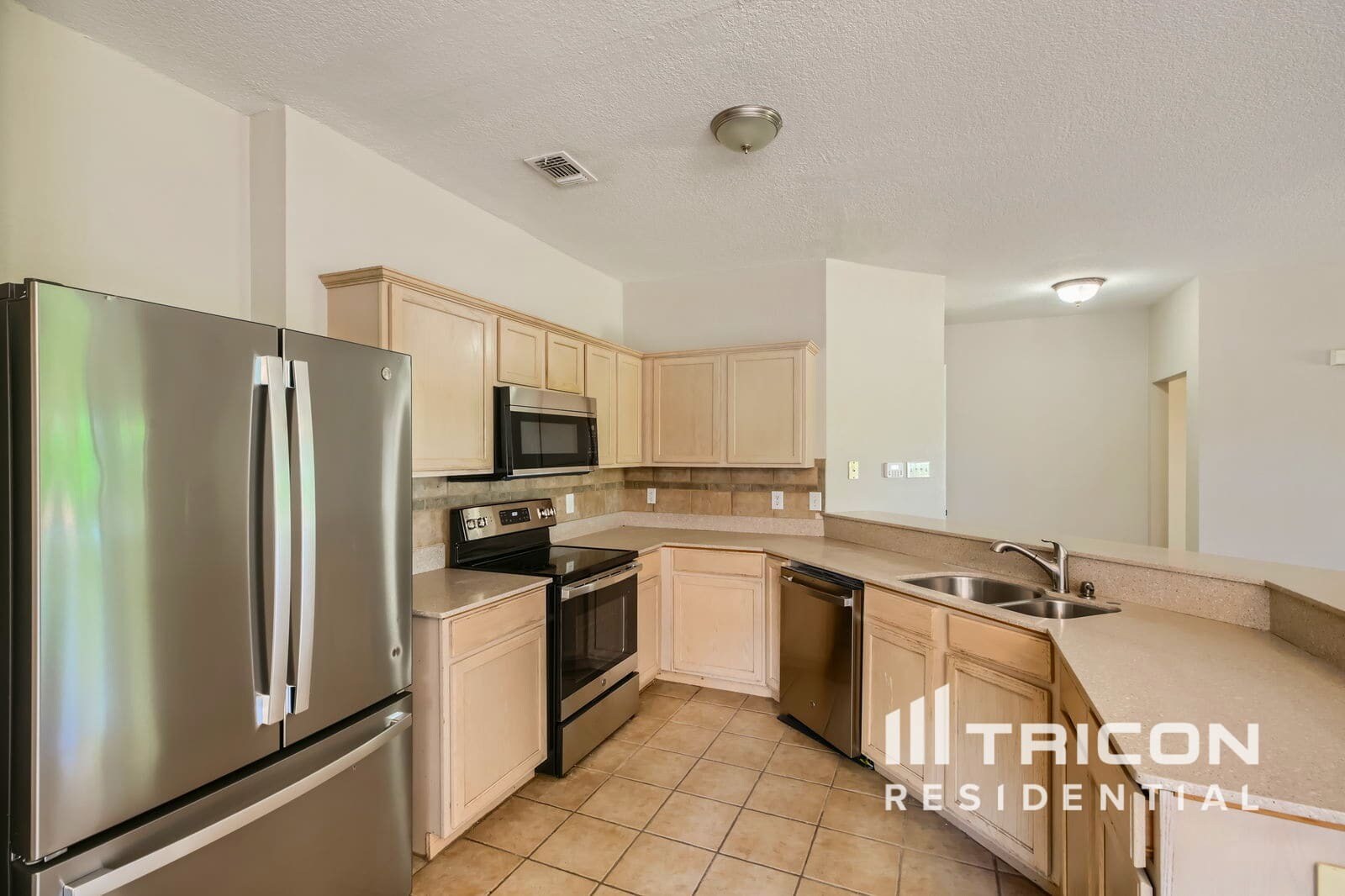 Building Photo - 12430 Canyon Ct