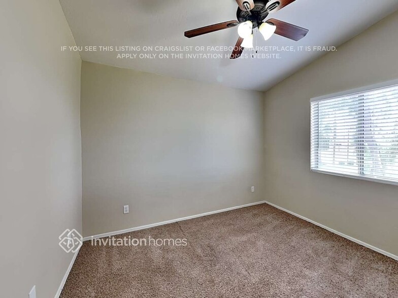 Building Photo - 8802 E University Dr
