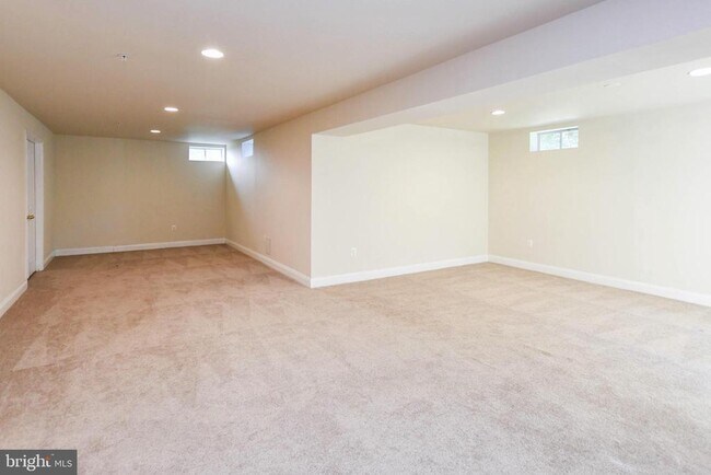Building Photo - 13003 Belle Meade Trace