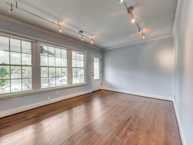 Building Photo - 9520 Ash Creek Dr