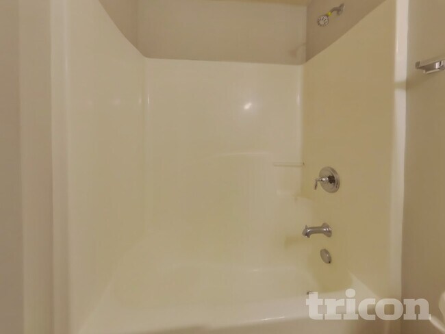 Building Photo - 2500 Wingfield Dr SW