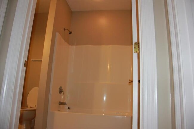 Building Photo - 42470 Barry Ct